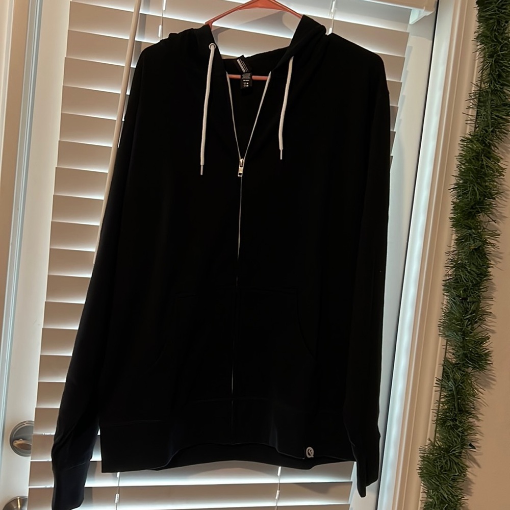Quick flip black full zip hoodie women’s size large